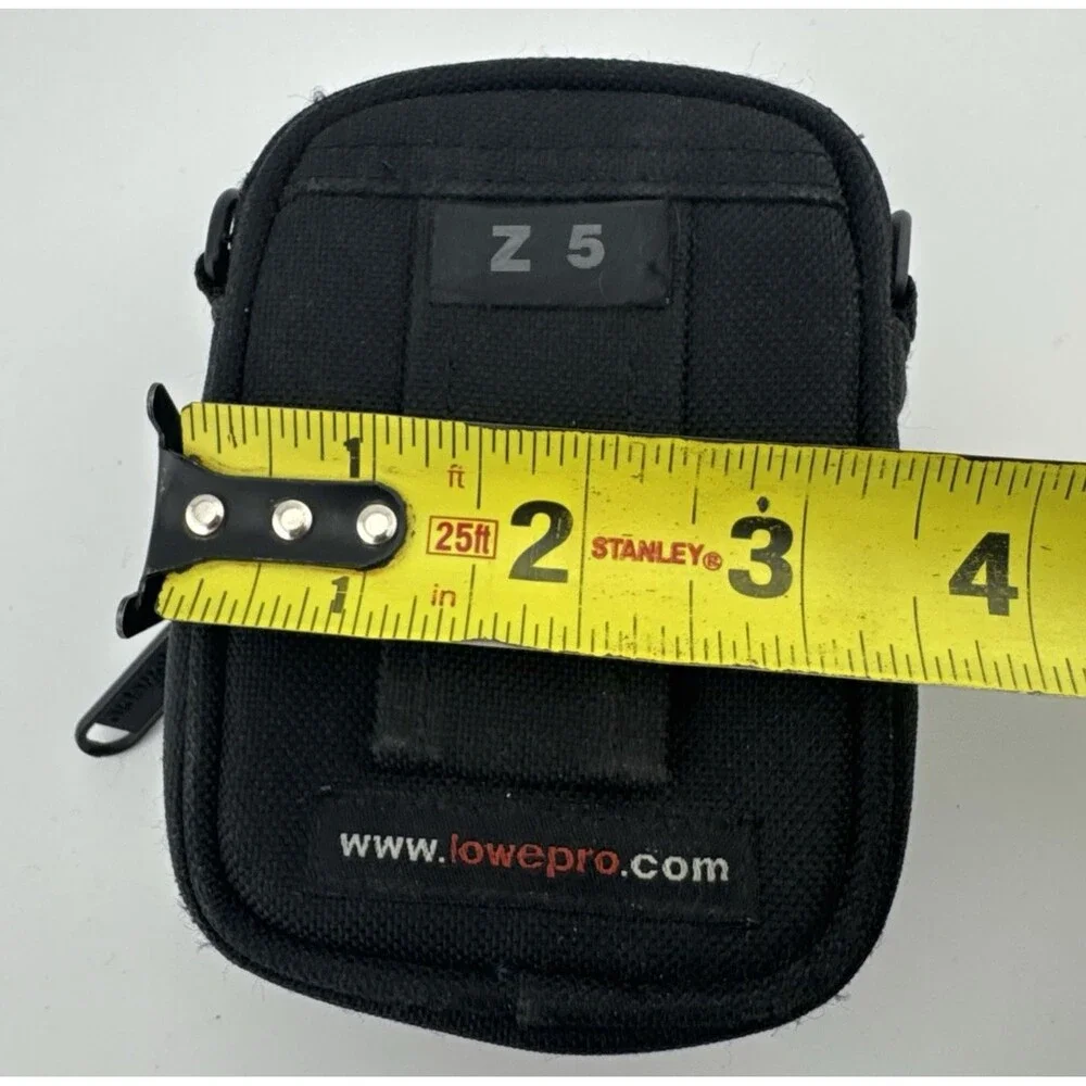 Lowepro Camera Bag Pouch Small Compact Black Z5 with belt loop and front pocket